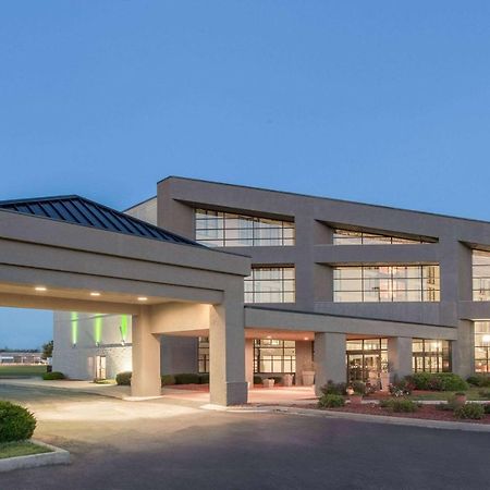 Wyndham Garden Conference Center Champaign - Urbana Hotel Exterior photo